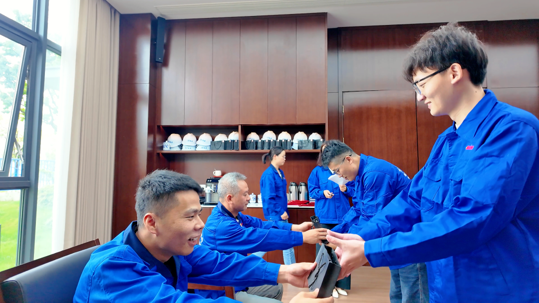 浙江萬(wàn)豪空間結(jié)構(gòu)集團(tuán)有限公司隆重舉行“匠心傳承·共筑未來(lái)”師徒大會(huì)! 浙江萬(wàn)豪空間結(jié)構(gòu)集團(tuán)有限公司隆重舉行“匠心傳承·共筑未來(lái)”師徒大會(huì)!