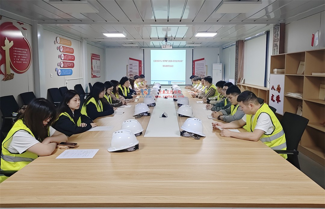 標(biāo)桿引領(lǐng),智啟未來(lái)——萬(wàn)豪集團(tuán)營(yíng)銷(xiāo)、設(shè)計(jì)與技術(shù)骨干共赴無(wú)錫奧體中心,現(xiàn)場(chǎng)觀摩學(xué)習(xí)解鎖“創(chuàng)新密碼” 標(biāo)桿引領(lǐng),智啟未來(lái)——萬(wàn)豪集團(tuán)營(yíng)銷(xiāo)、設(shè)計(jì)與技術(shù)骨干共赴無(wú)錫奧體中心,現(xiàn)場(chǎng)觀摩學(xué)習(xí)解鎖“創(chuàng)新密碼”