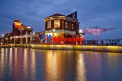 什么是景觀膜結(jié)構(gòu)工程？景觀張拉膜結(jié)構(gòu)特點(diǎn)和適用領(lǐng)域有哪些？